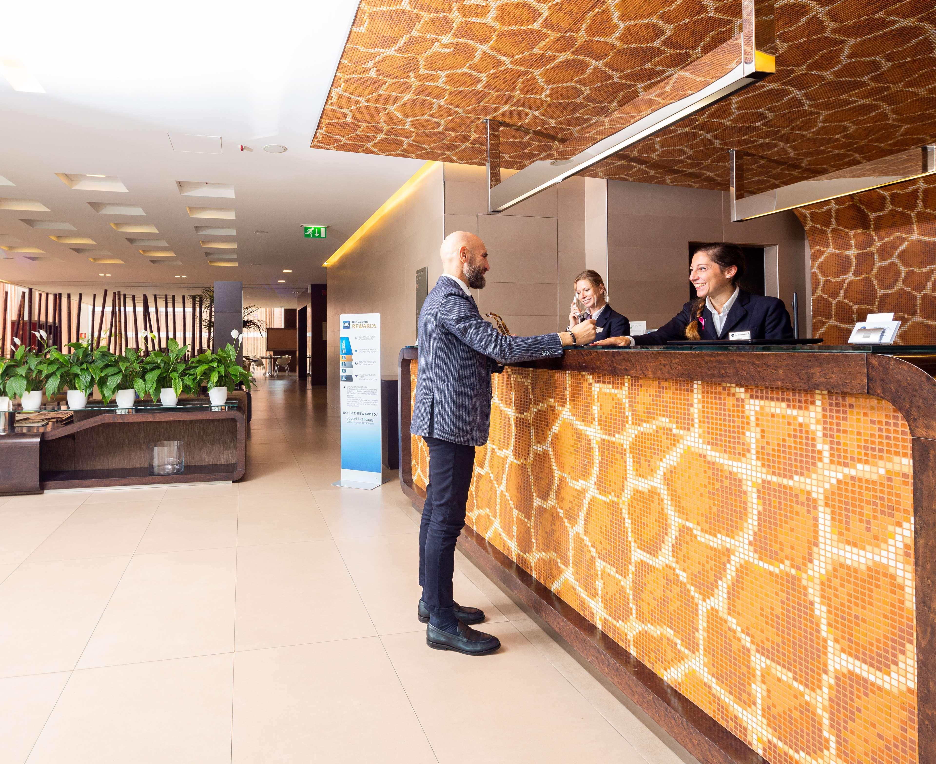 Best Western Hotel Goldenmile Milan Trezzano sul Naviglio Bagian luar foto